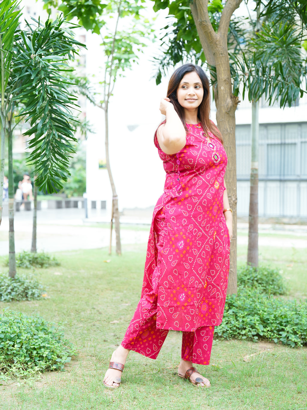 Gulaabi Bandhej Chic Set