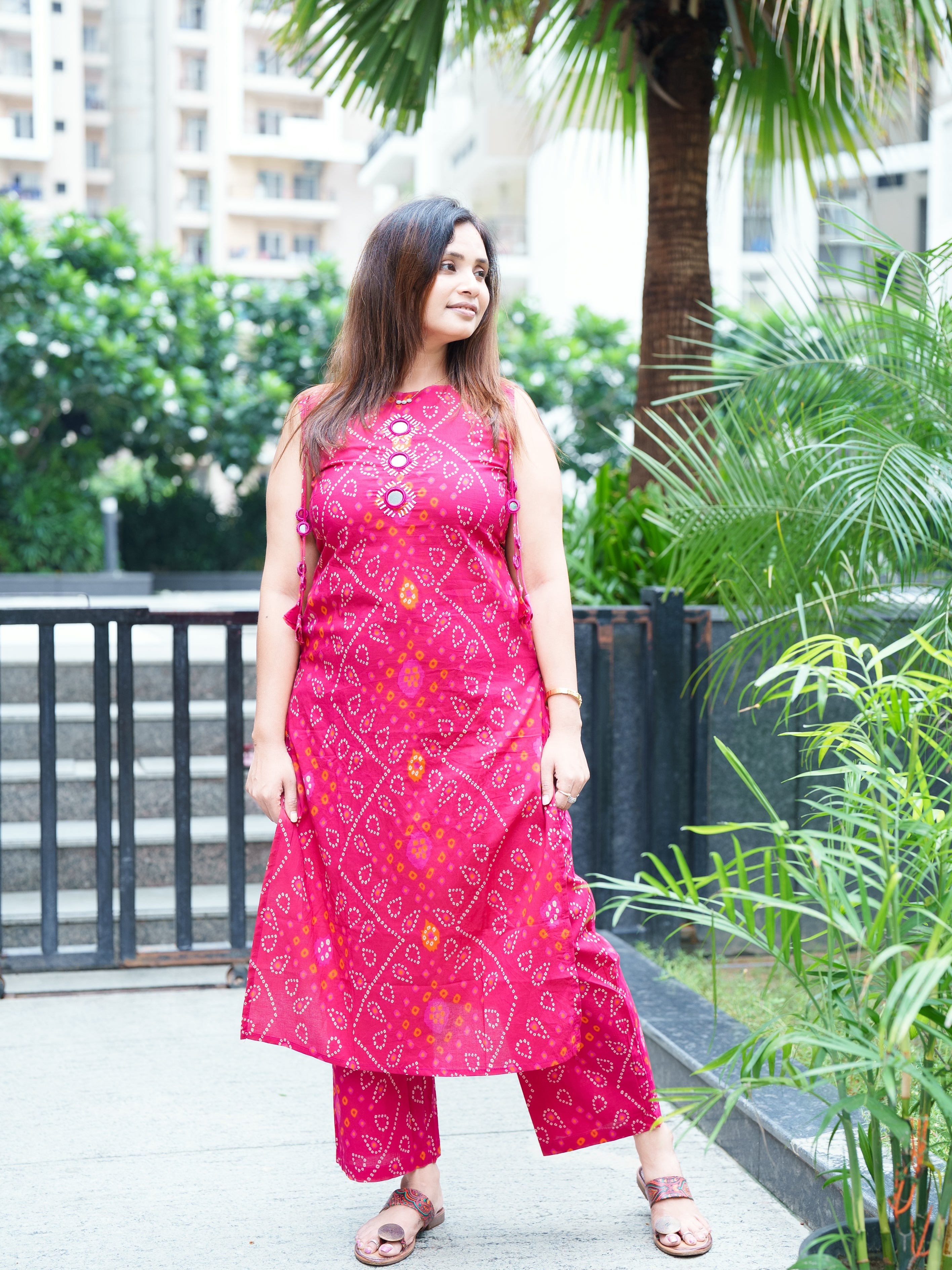 Gulaabi Bandhej Chic Set